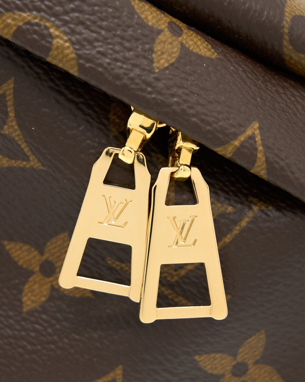 AAA Replica Louis Vuitton LV BUMBAG MONOGRAM CANVAS GHW