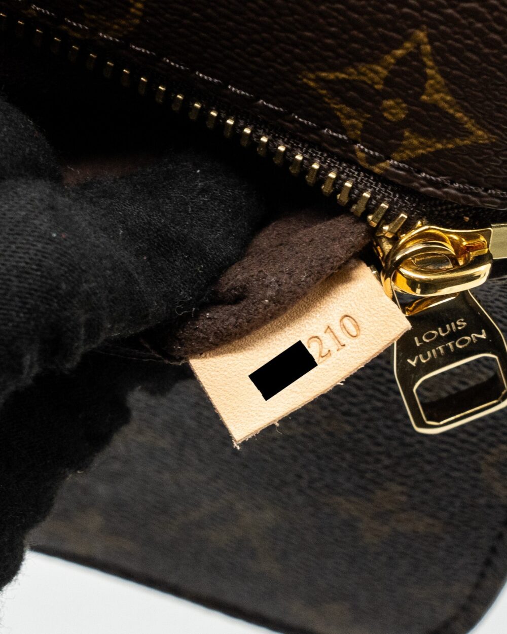 AAA Replica Louis Vuitton LV POCHETTE MÉTIS MONOGRAM CANVAS GHW