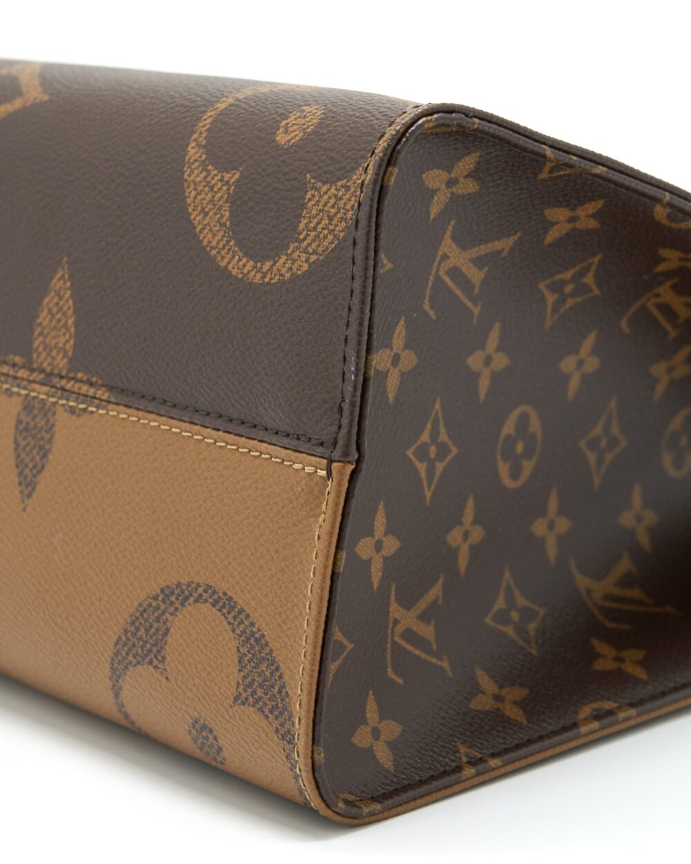 AAA Replica Louis Vuitton LV ON THE GO MM MONOGRAM CANVAS