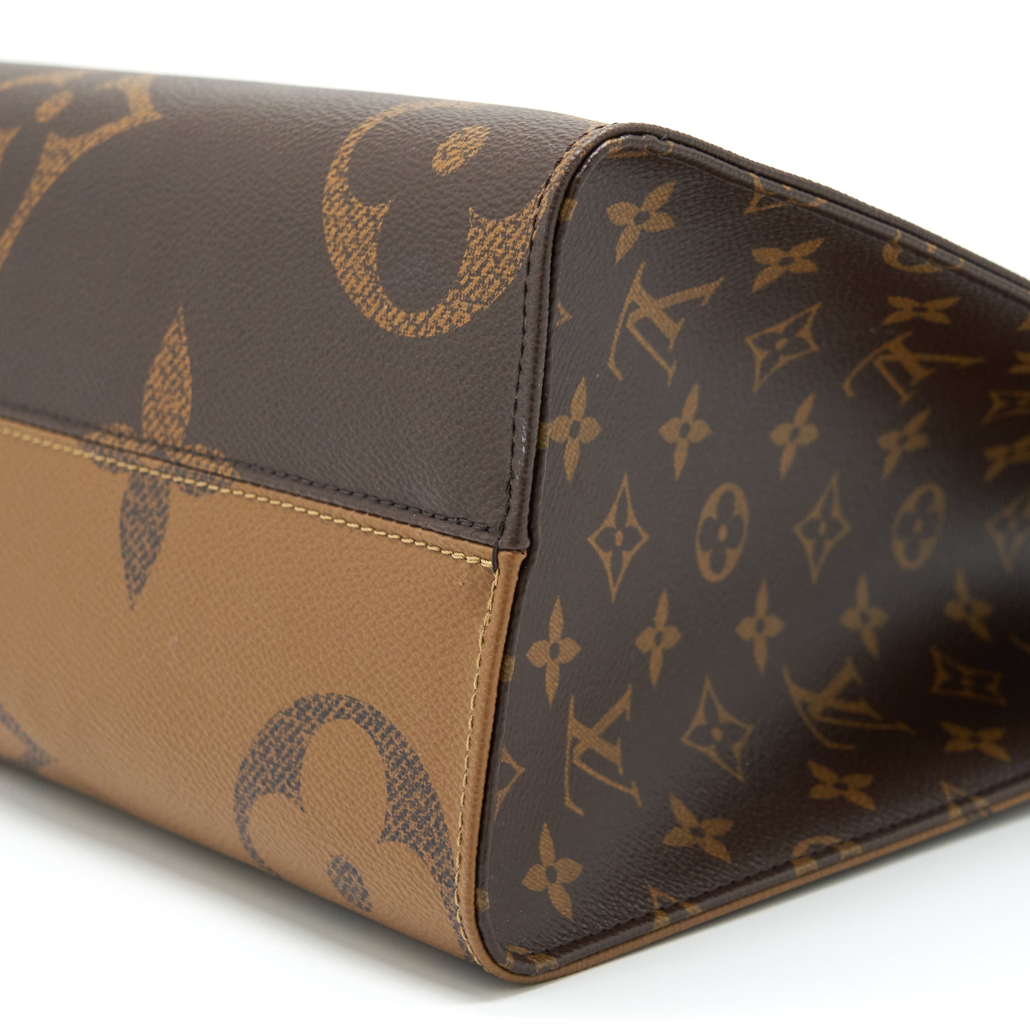 AAA Replica Louis Vuitton LV ON THE GO MM MONOGRAM CANVAS