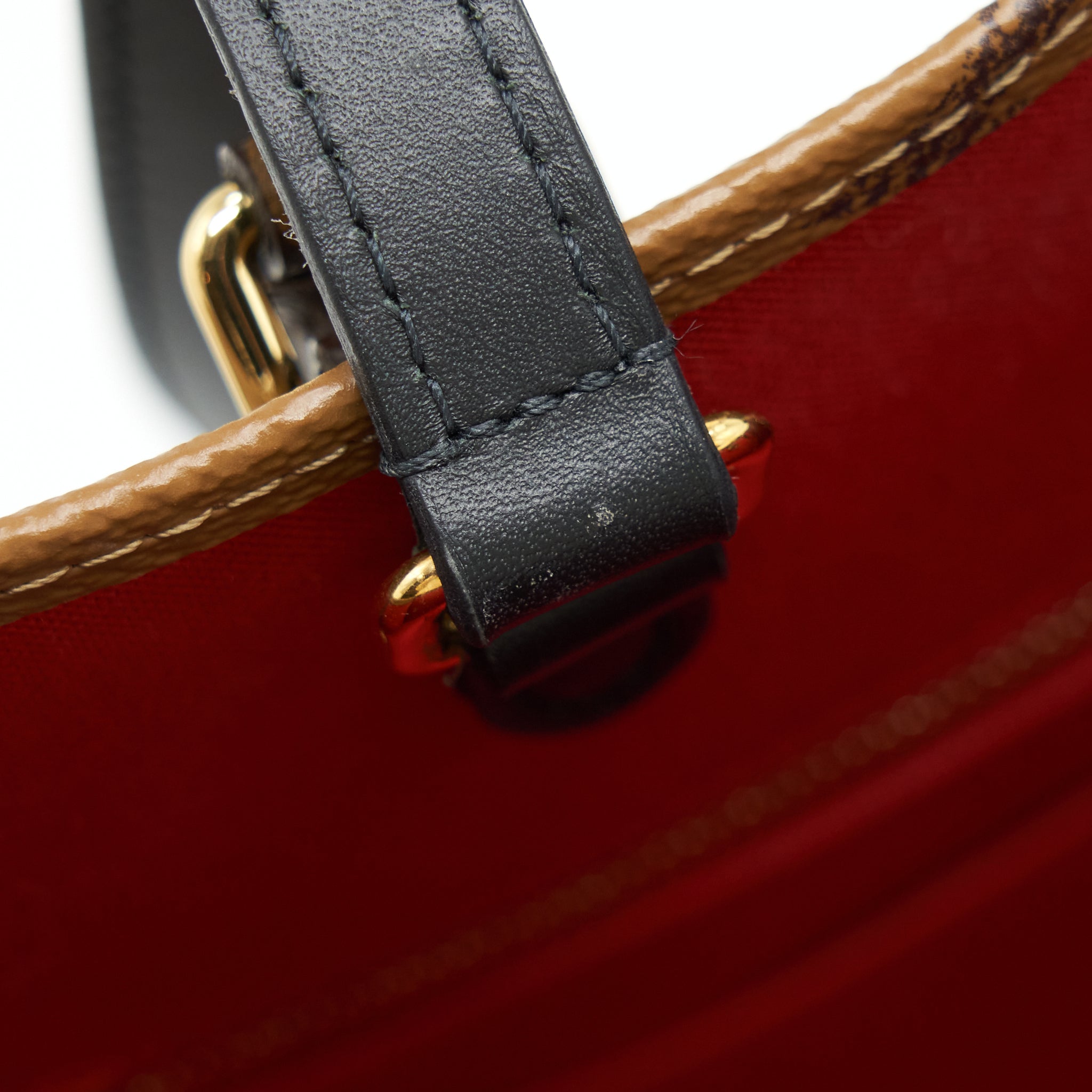 AAA Replica Louis Vuitton LV ON THE GO MM MONOGRAM CANVAS