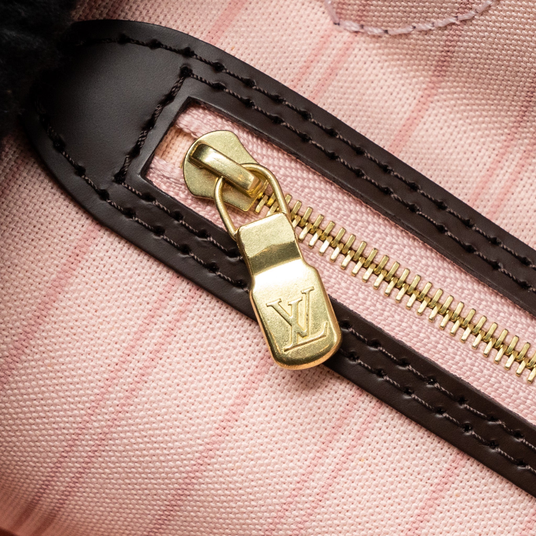 AAA Replica Louis Vuitton LV NEVERFULL MM MONOGRAM DAMIER EBENE CANVAS / ROSE BALLERINA GHW