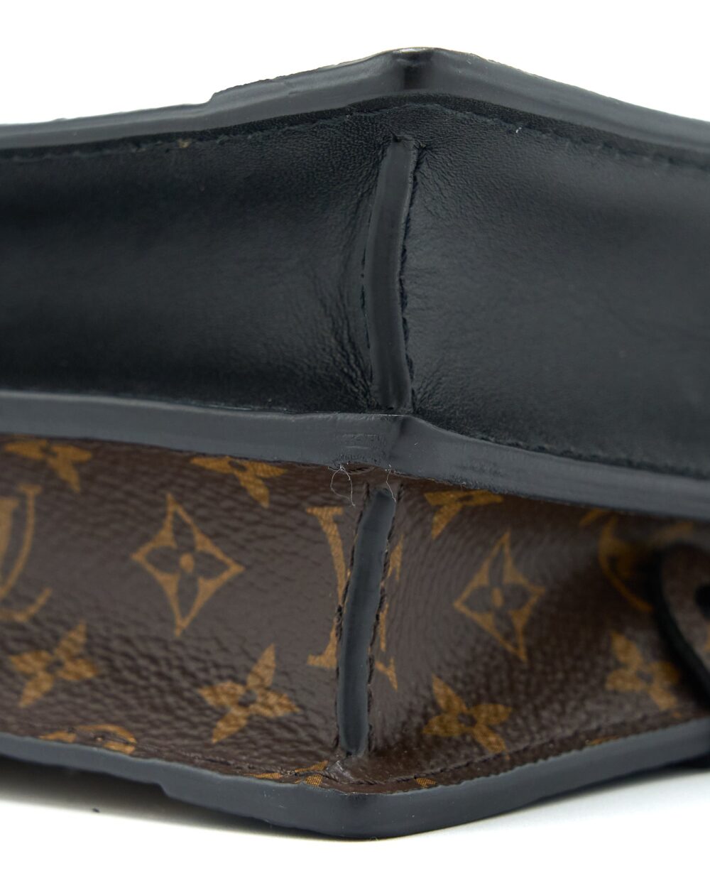 AAA Replica Louis Vuitton LV TRUNK CLUTCH MONOGRAM REVERSE CANVAS GHW