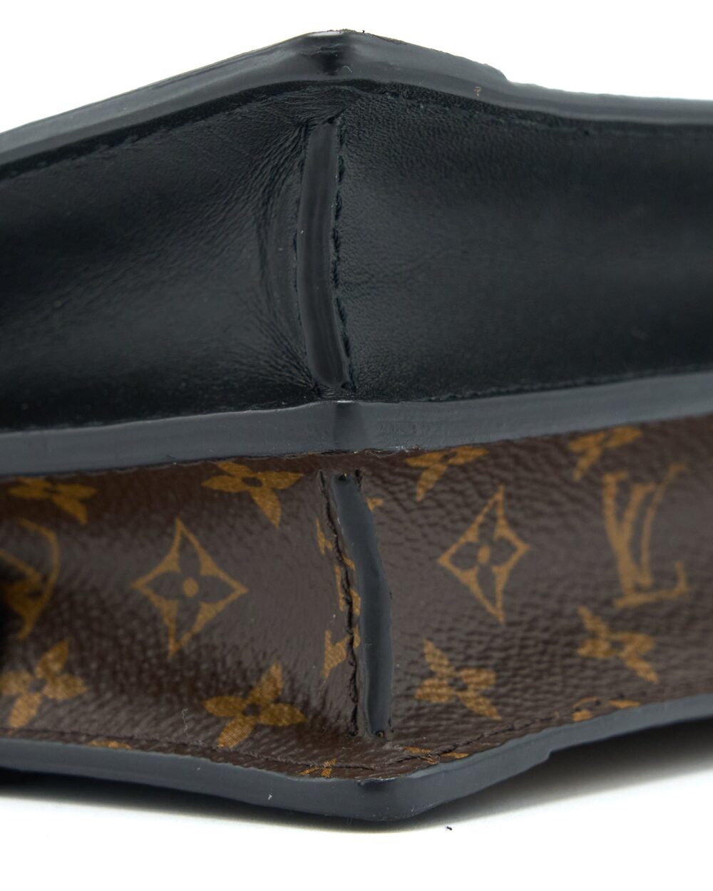 AAA Replica Louis Vuitton LV TRUNK CLUTCH MONOGRAM REVERSE CANVAS GHW
