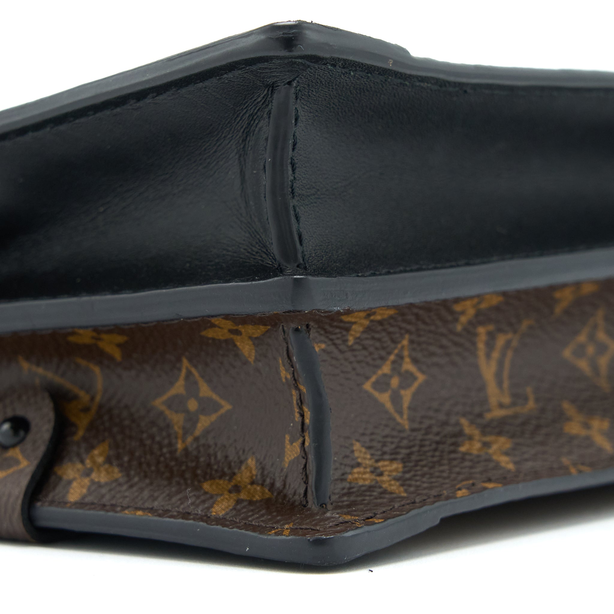AAA Replica Louis Vuitton LV TRUNK CLUTCH MONOGRAM REVERSE CANVAS GHW
