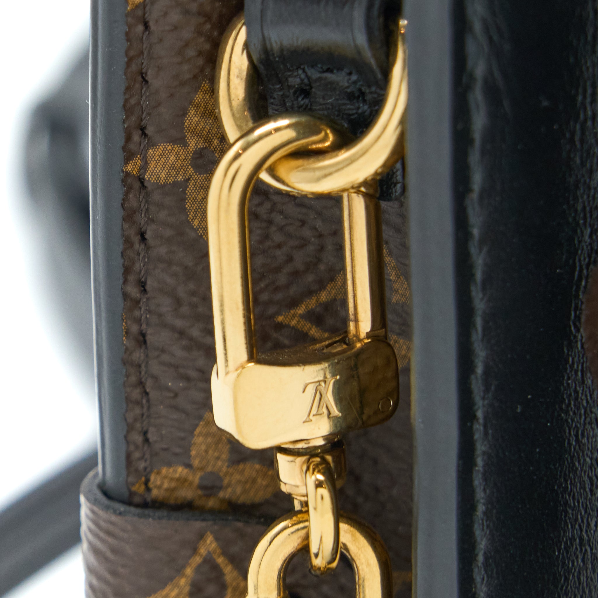 AAA Replica Louis Vuitton LV TRUNK CLUTCH MONOGRAM REVERSE CANVAS GHW