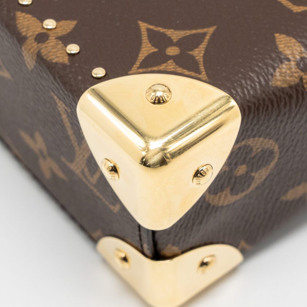 AAA Replica Louis Vuitton LV TOP HANDLE CAMERA BOX MONOGRAM REVERSE CANVAS GHW M82465