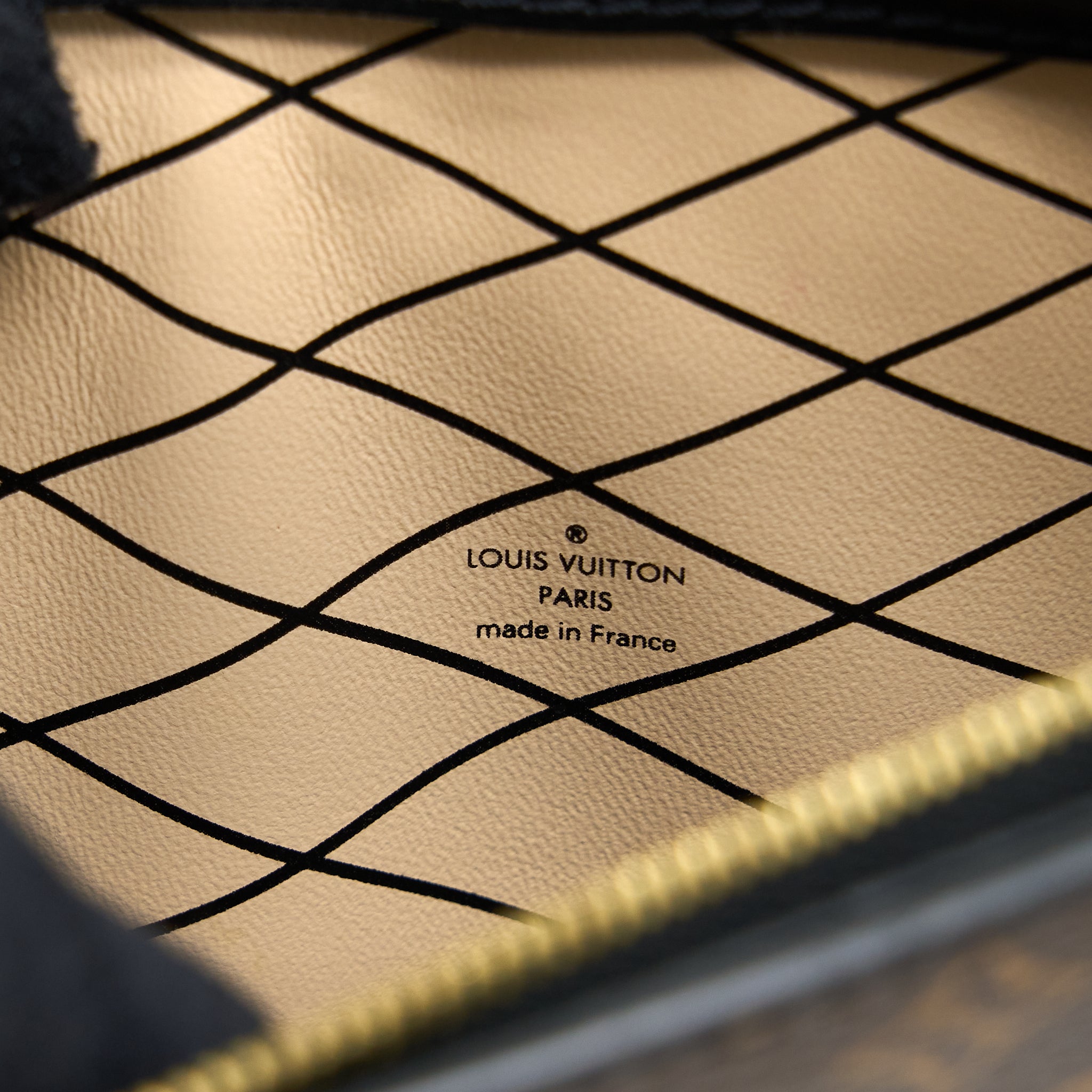 AAA Replica Louis Vuitton LV TRUNK CLUTCH MONOGRAM REVERSE CANVAS GHW