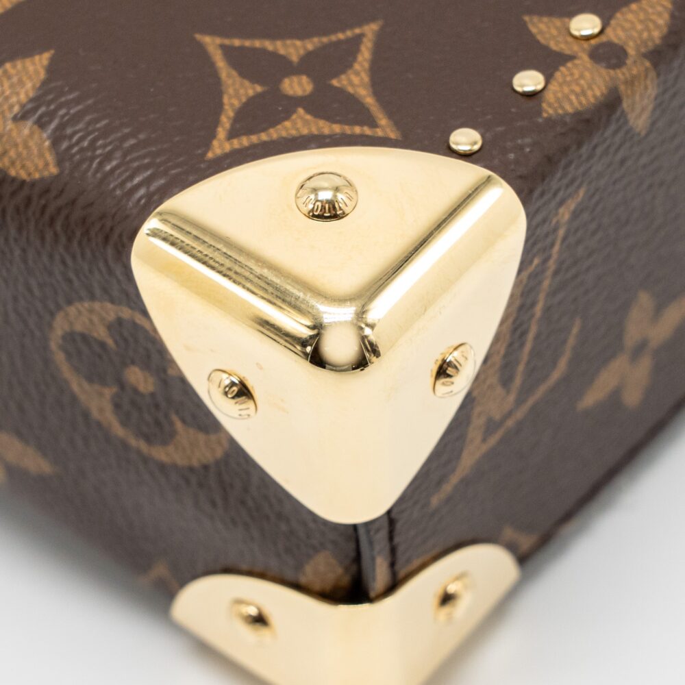 AAA Replica Louis Vuitton LV TOP HANDLE CAMERA BOX MONOGRAM REVERSE CANVAS GHW M82465