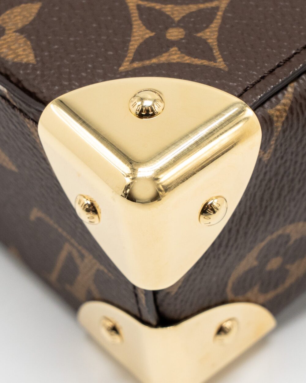 AAA Replica Louis Vuitton LV TOP HANDLE CAMERA BOX MONOGRAM REVERSE CANVAS GHW M82465
