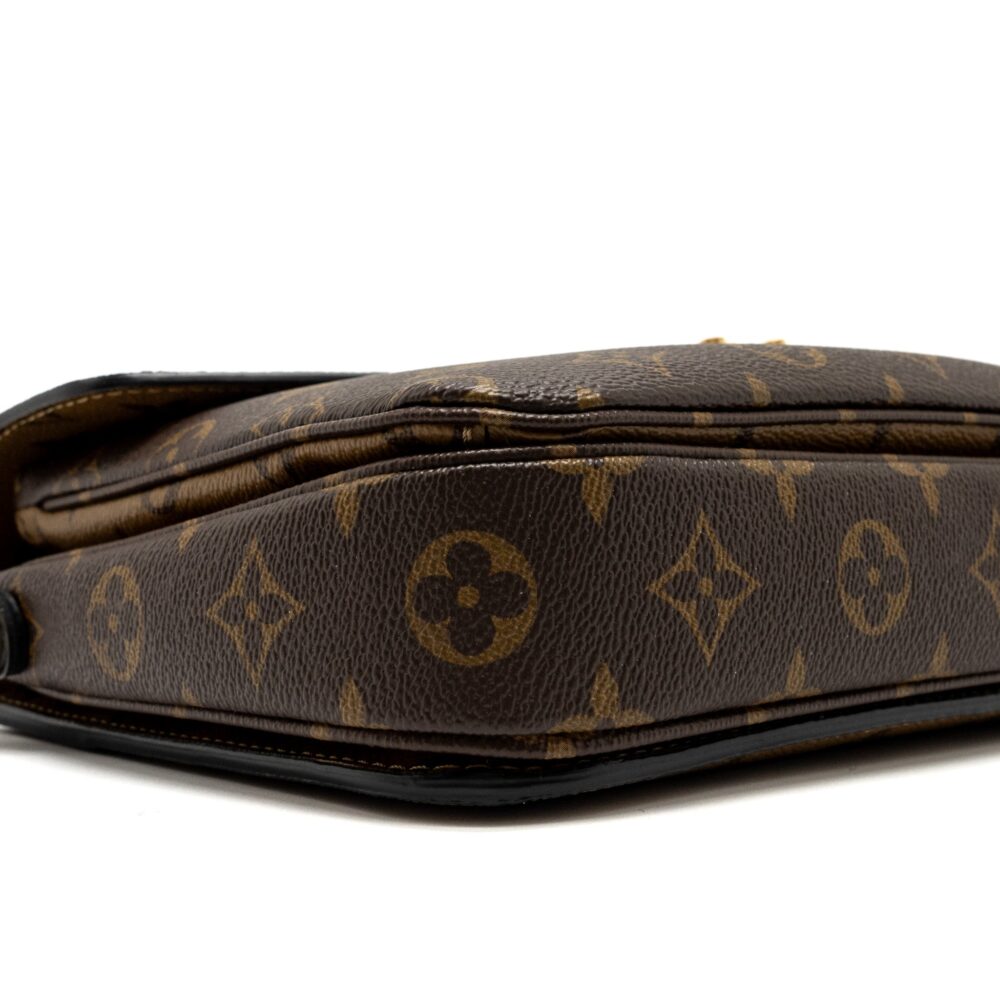 AAA Replica Louis Vuitton LV POCHETTE MÉTIS MONOGRAM REVERSE CANVAS GHW