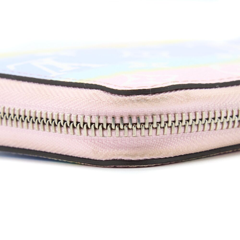 AAA Replica Louis Vuitton LV ESCALE PASTEL ZIPPY LONG WALLET SHW