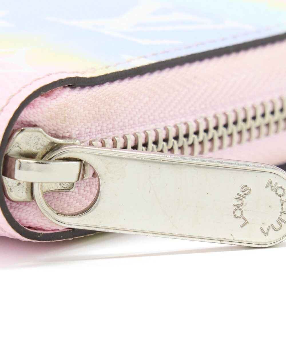 AAA Replica Louis Vuitton LV ESCALE PASTEL ZIPPY LONG WALLET SHW