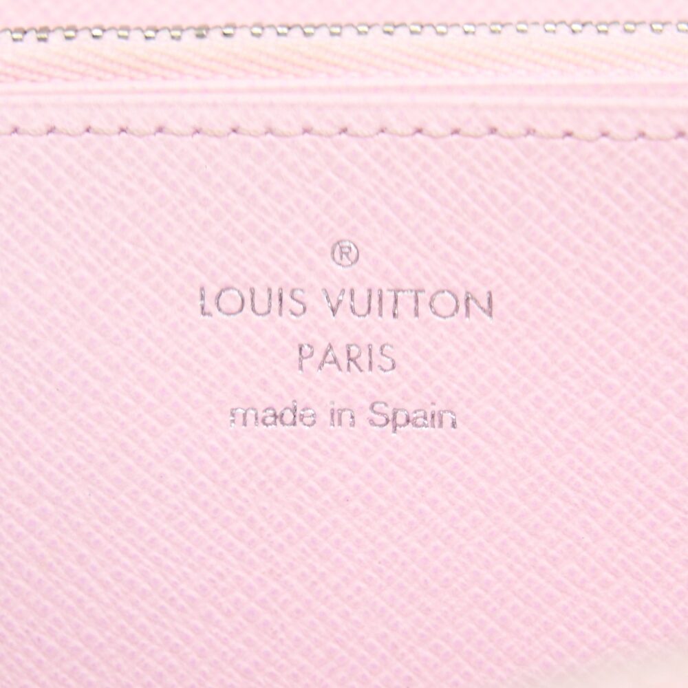 AAA Replica Louis Vuitton LV ESCALE PASTEL ZIPPY LONG WALLET SHW