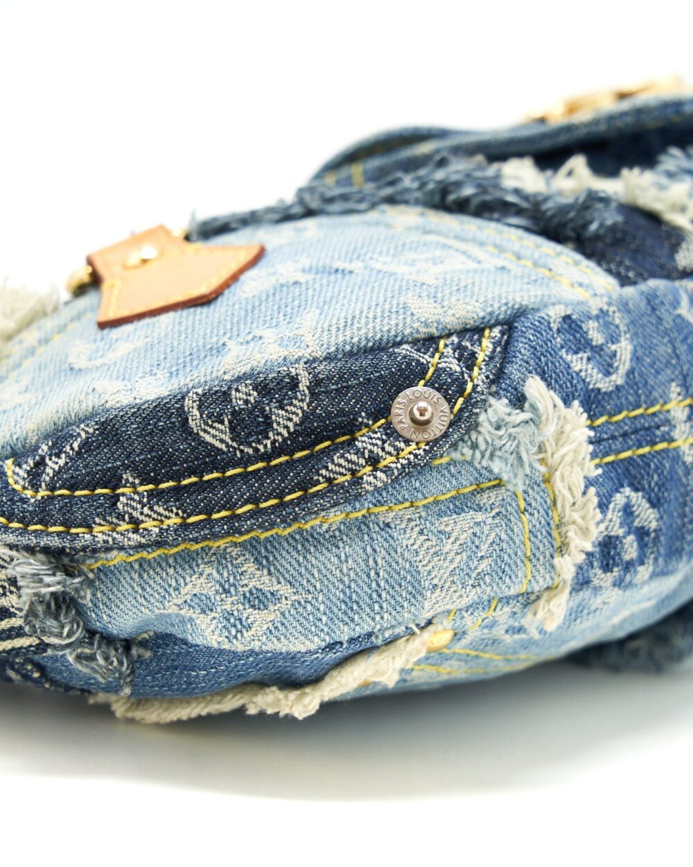 AAA Replica Louis Vuitton LV VINTAGE DENIM SHOULDER BAG MULTICOLOUR