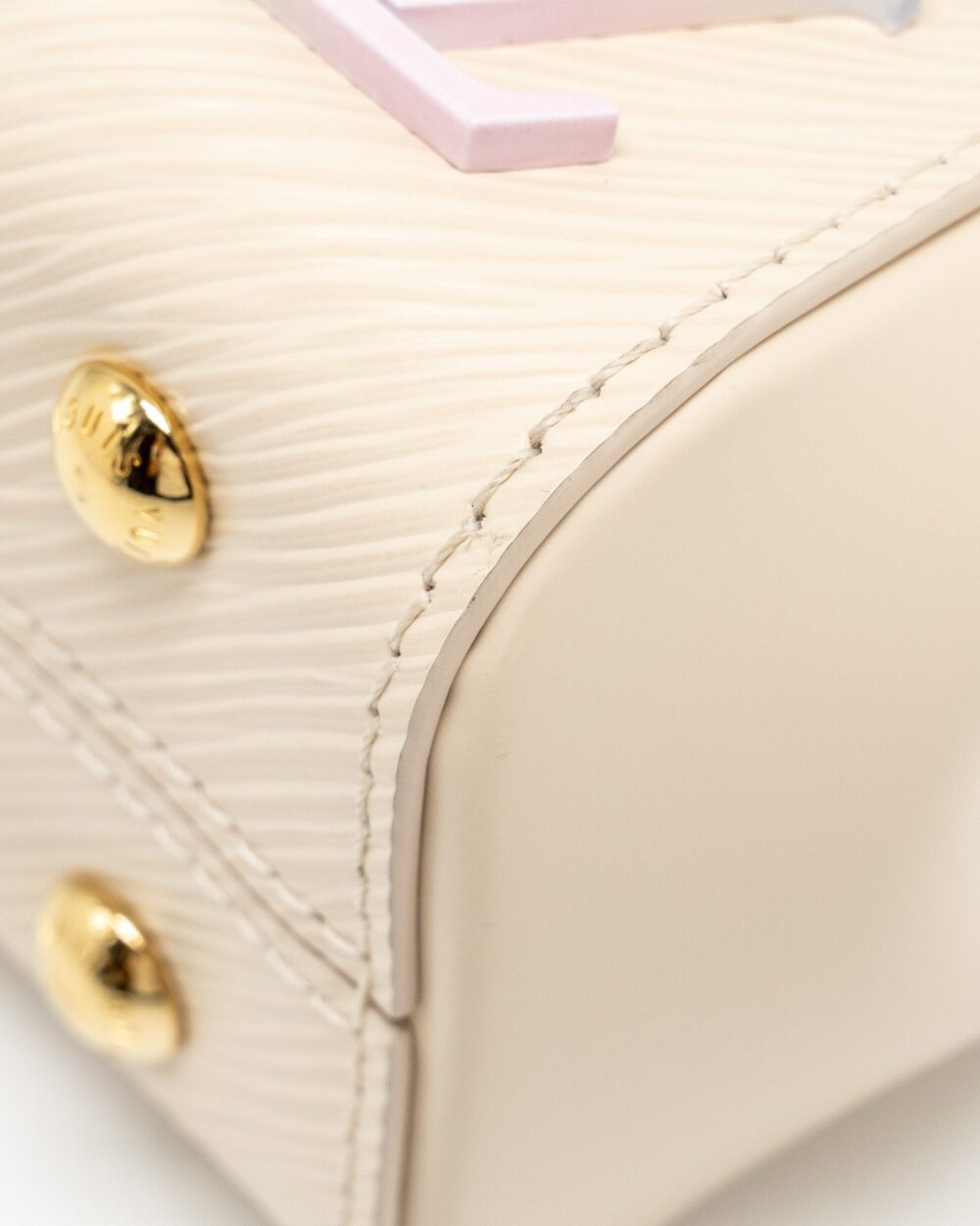 AAA Replica Louis Vuitton LV CLUNNY MINI EPI CREAM WHITE/MULTICOLOUR STRAP SHW