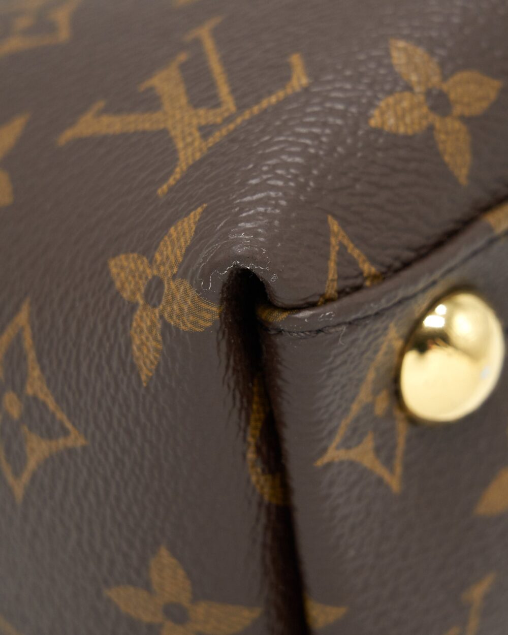 AAA Replica Louis Vuitton LV V TOTE BAG MEDIUM BLACK GHW
