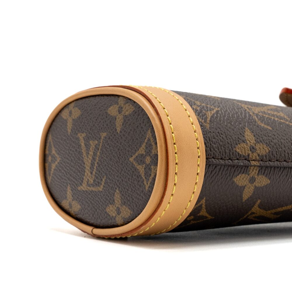 AAA Replica Louis Vuitton LV FOLD ME POUCH MONOGRAM CANVAS GHW (NEW VERSION)