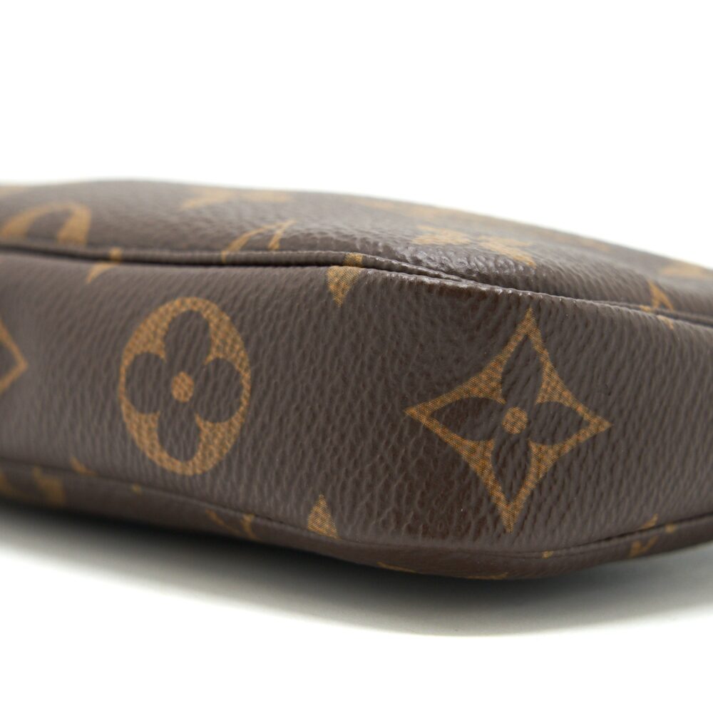 AAA Replica Louis Vuitton LV MINI POCHETTE ACCESSORIES MONOGRAM GHW