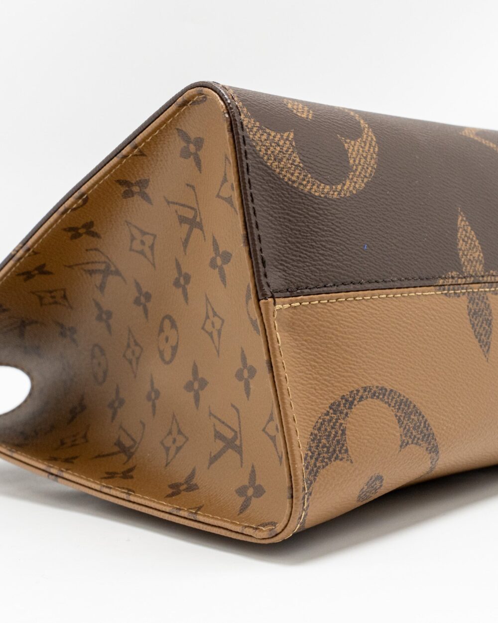 AAA Replica Louis Vuitton LV ONTHEGO MM MONOGRAM CANVAS GHW