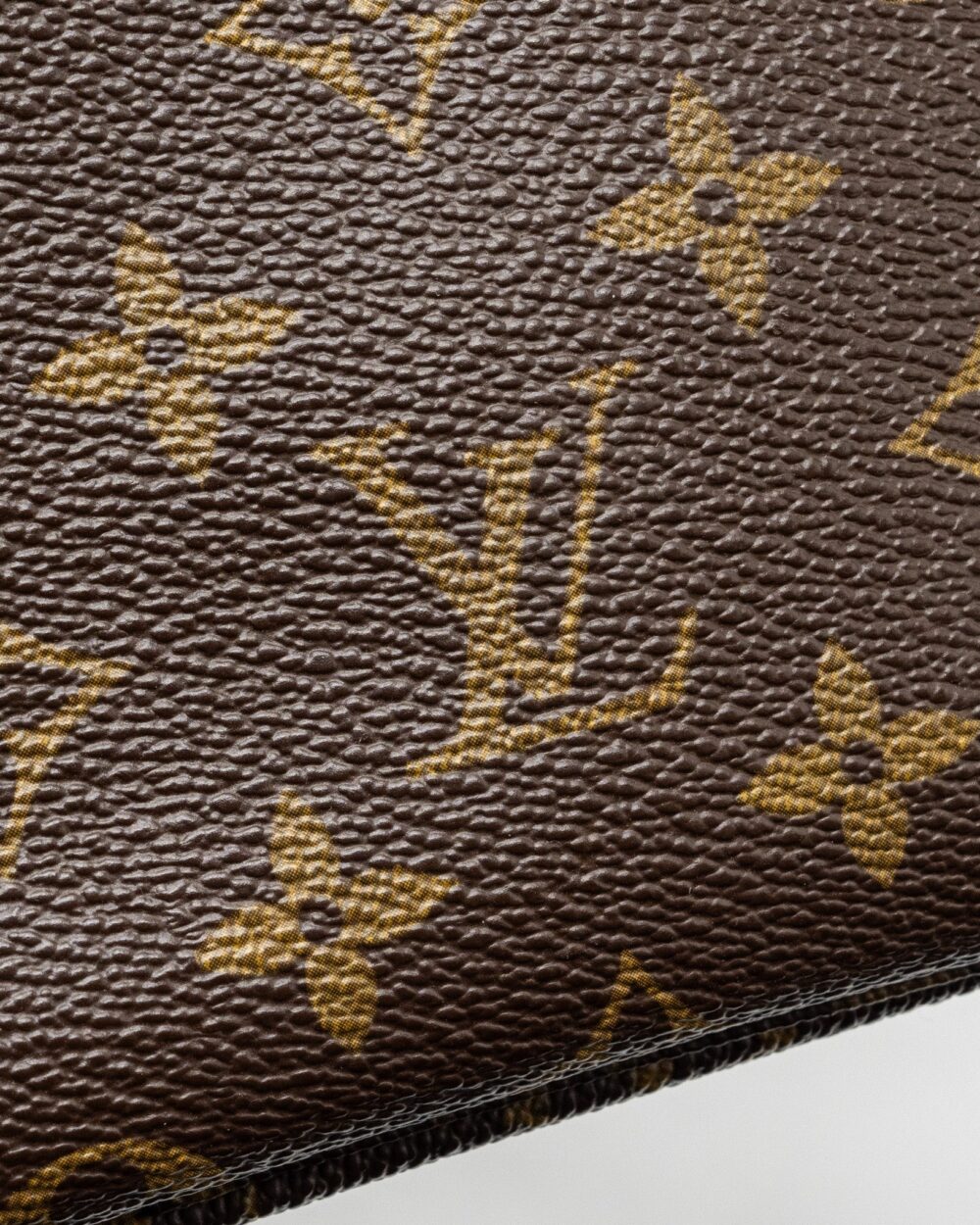 AAA Replica Louis Vuitton LV VINTAGE TROUSSE TOILETTE 28 COSMETIC BAG MONOGRAM CANVAS GHW