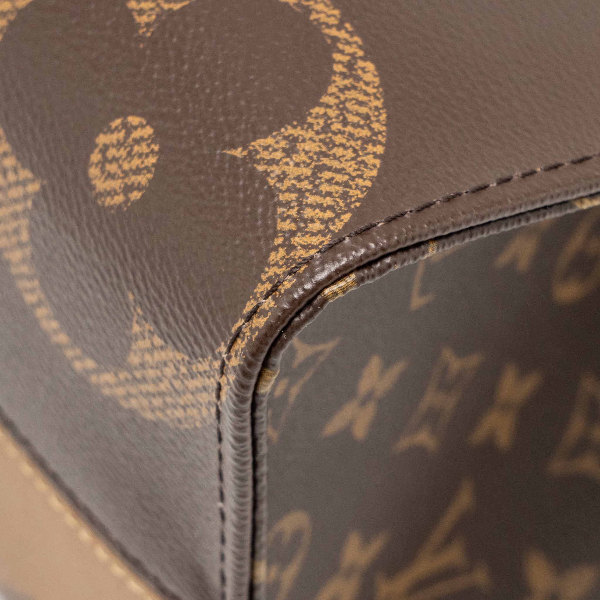 AAA Replica Louis Vuitton LV ONTHEGO MM MONOGRAM CANVAS GHW
