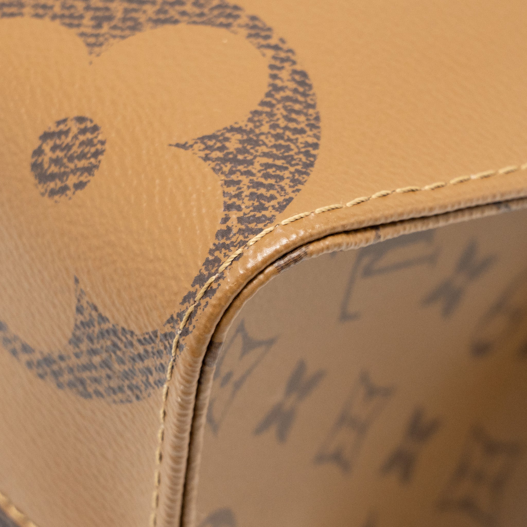 AAA Replica Louis Vuitton LV ONTHEGO MM MONOGRAM CANVAS GHW