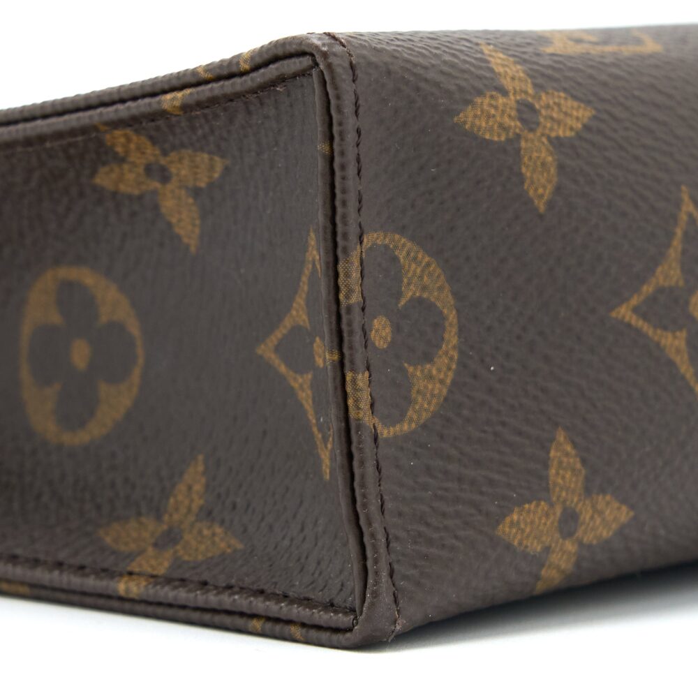AAA Replica Louis Vuitton LV TOILETRY POCHETTE 26 MONOGRAM CANVAS GHW
