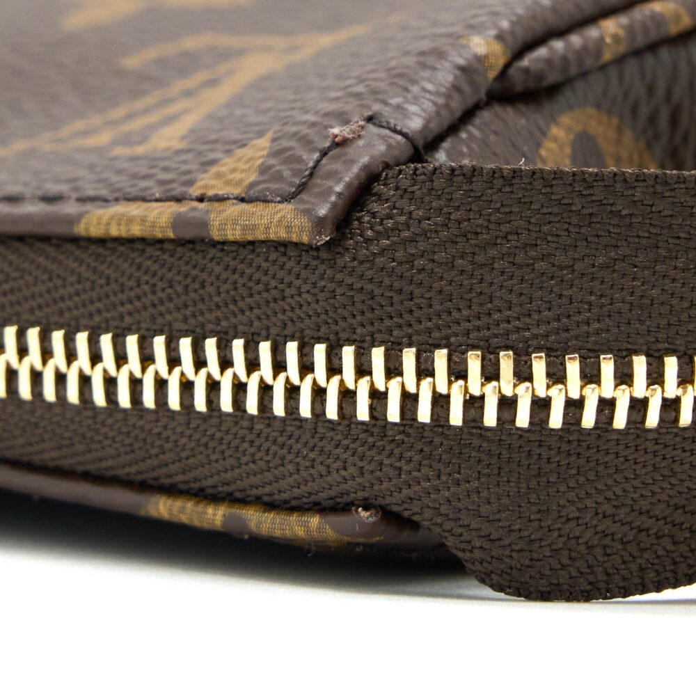 AAA Replica Louis Vuitton LV POCHETTE ACCESSORIES MONOGRAM CANVAS GHW (NEW VERSION)