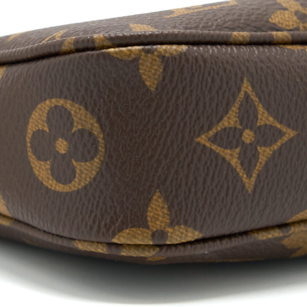 AAA Replica Louis Vuitton LV POCHETTE ACCESSORIES MONOGRAM CANVAS GHW (NEW VERSION)