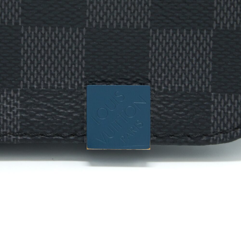 AAA Replica Louis Vuitton LV MESSENGER BAG DAMIER GRAPHITE SHW