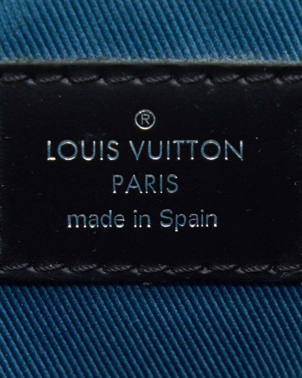 AAA Replica Louis Vuitton LV MESSENGER BAG DAMIER GRAPHITE SHW