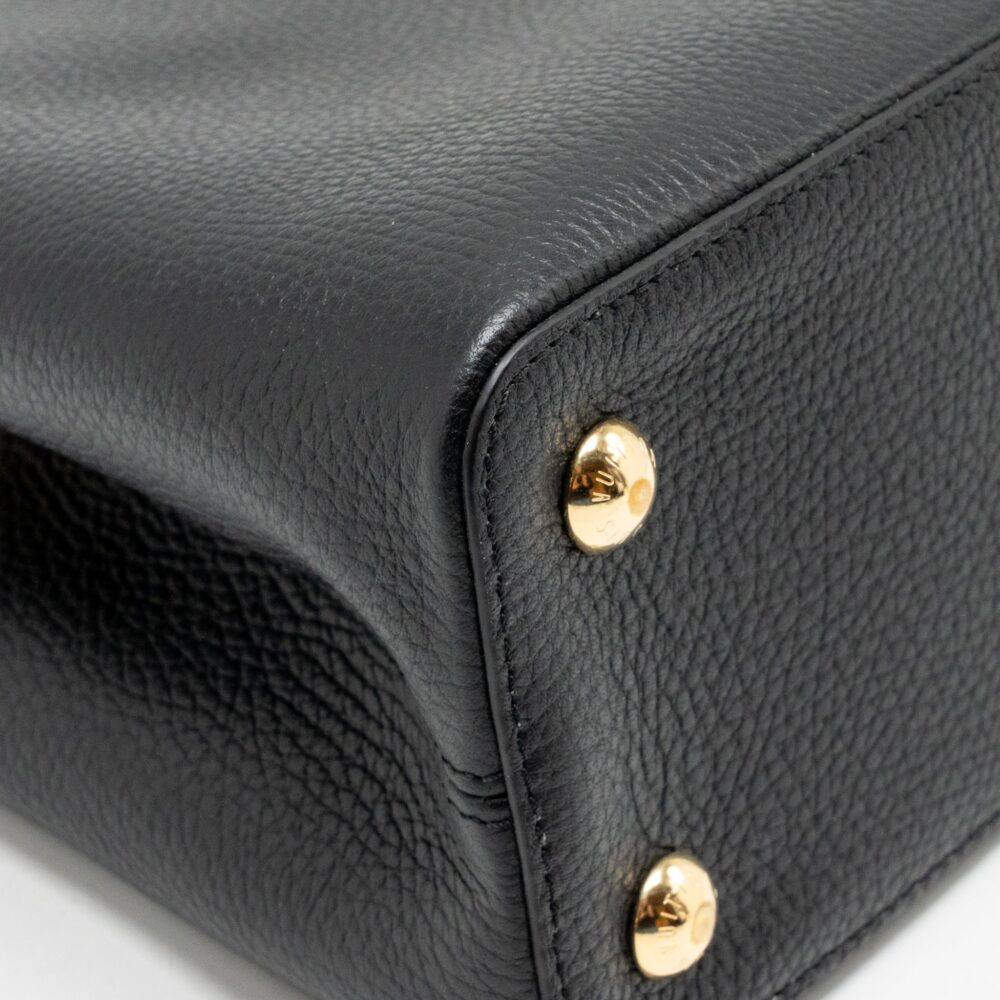 AAA Replica Louis Vuitton LV CAPUCINES MM TAURILLON LEATHER BLACK GHW