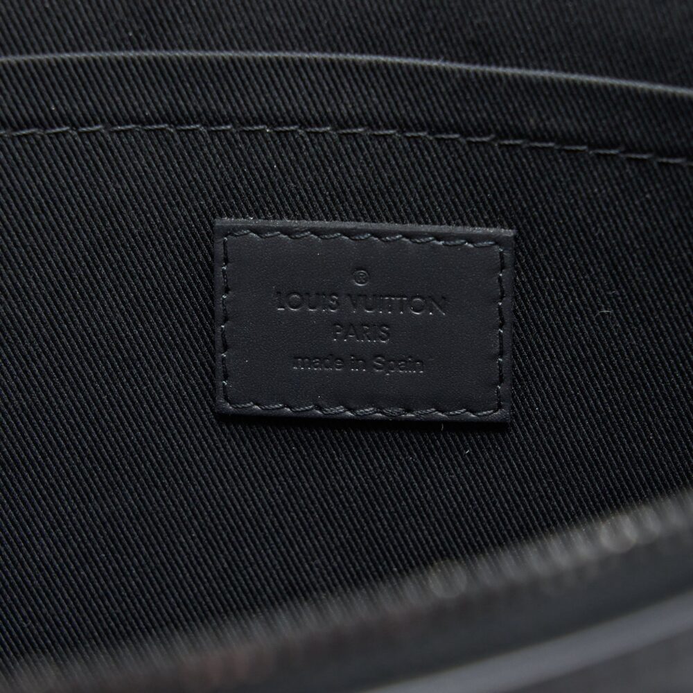 AAA Replica Louis Vuitton LV DISCOVERY POCHETTE MONOGRAM SHADOW BLACK WITH BLACK HARDWARE