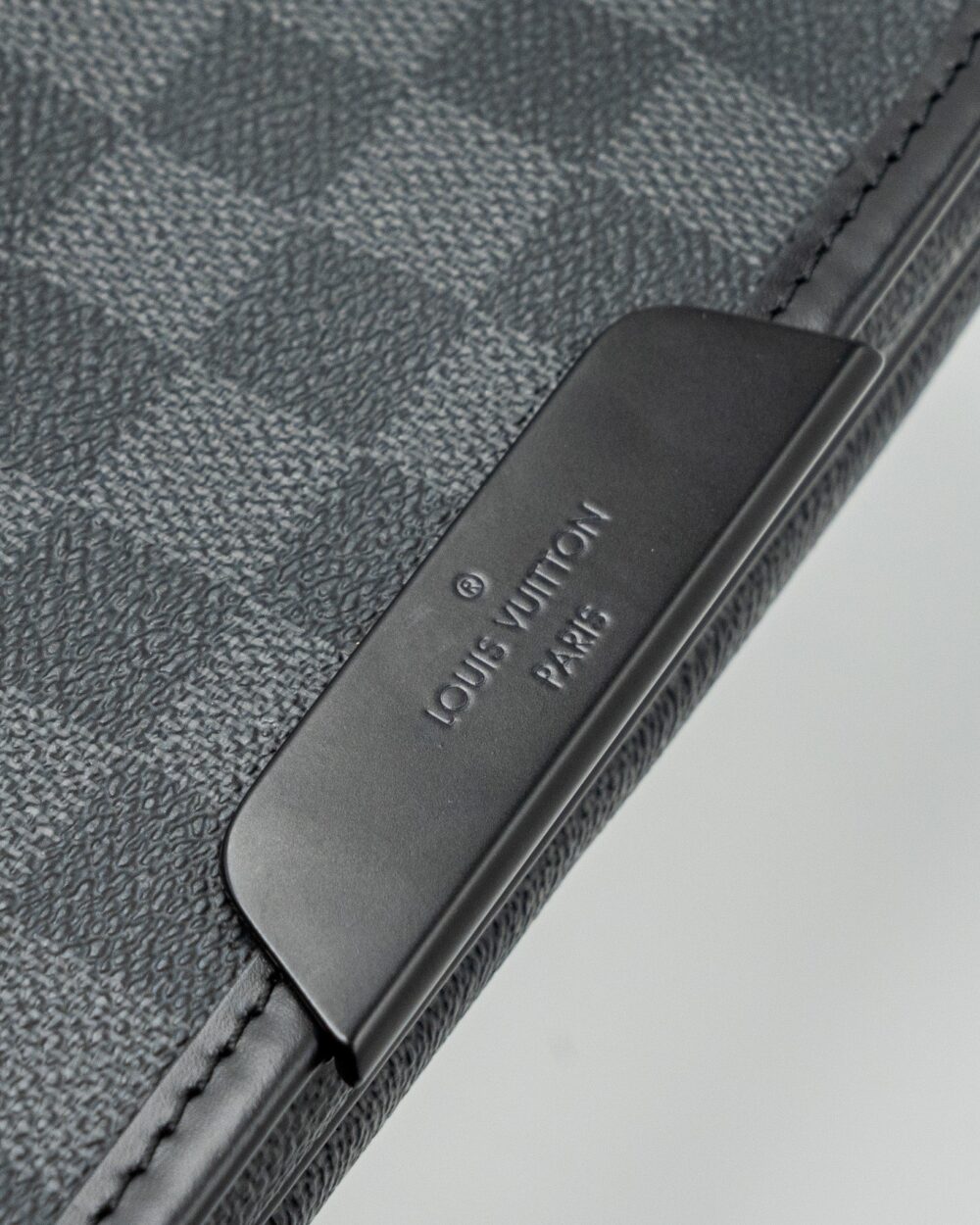 AAA Replica Louis Vuitton LV LARGE MESSANGER BAG DAMIER GRAPHITE CANVAS SHW