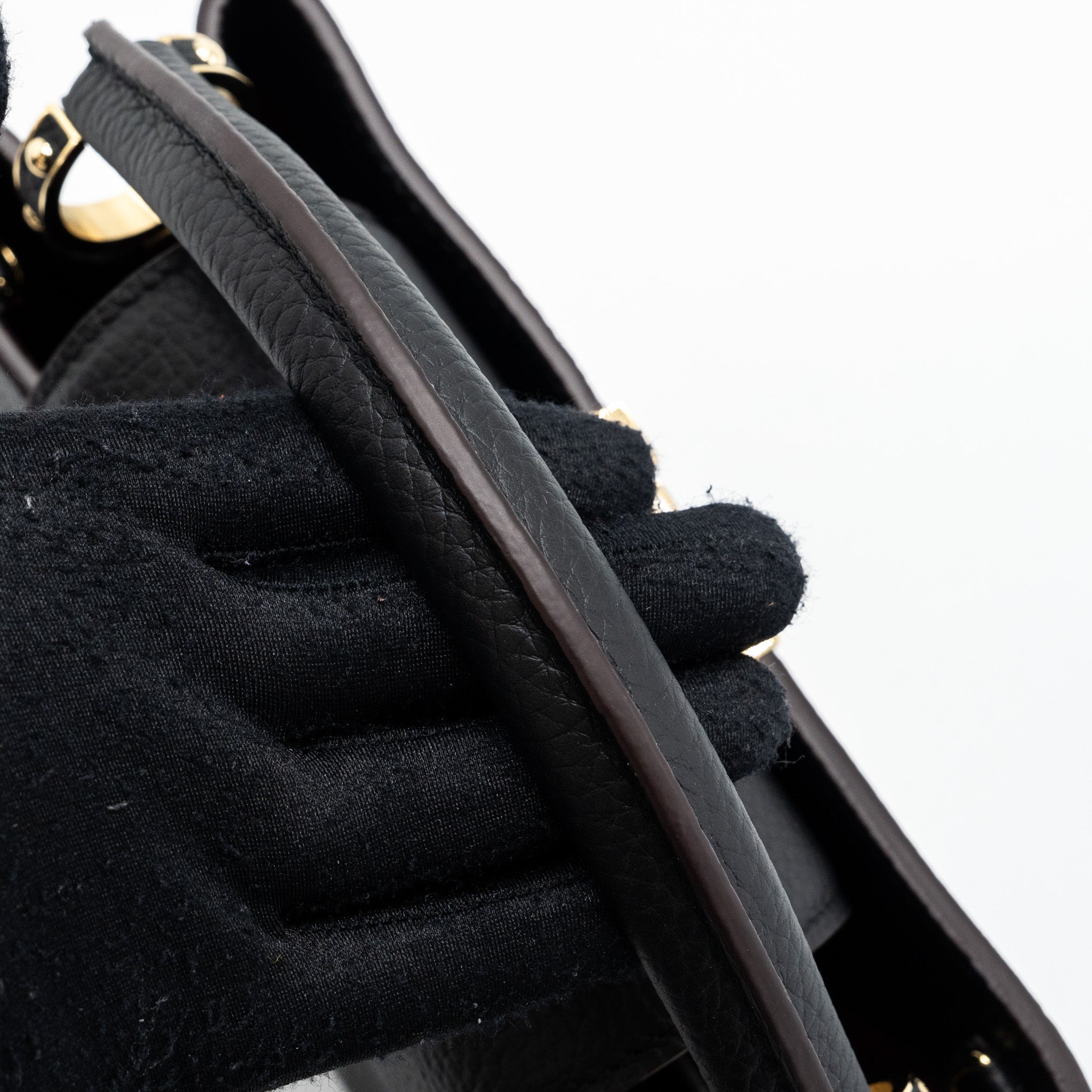 AAA Replica Louis Vuitton LV CAPUCINES BB TAURILLON BLACK GHW(NEW VERSION)