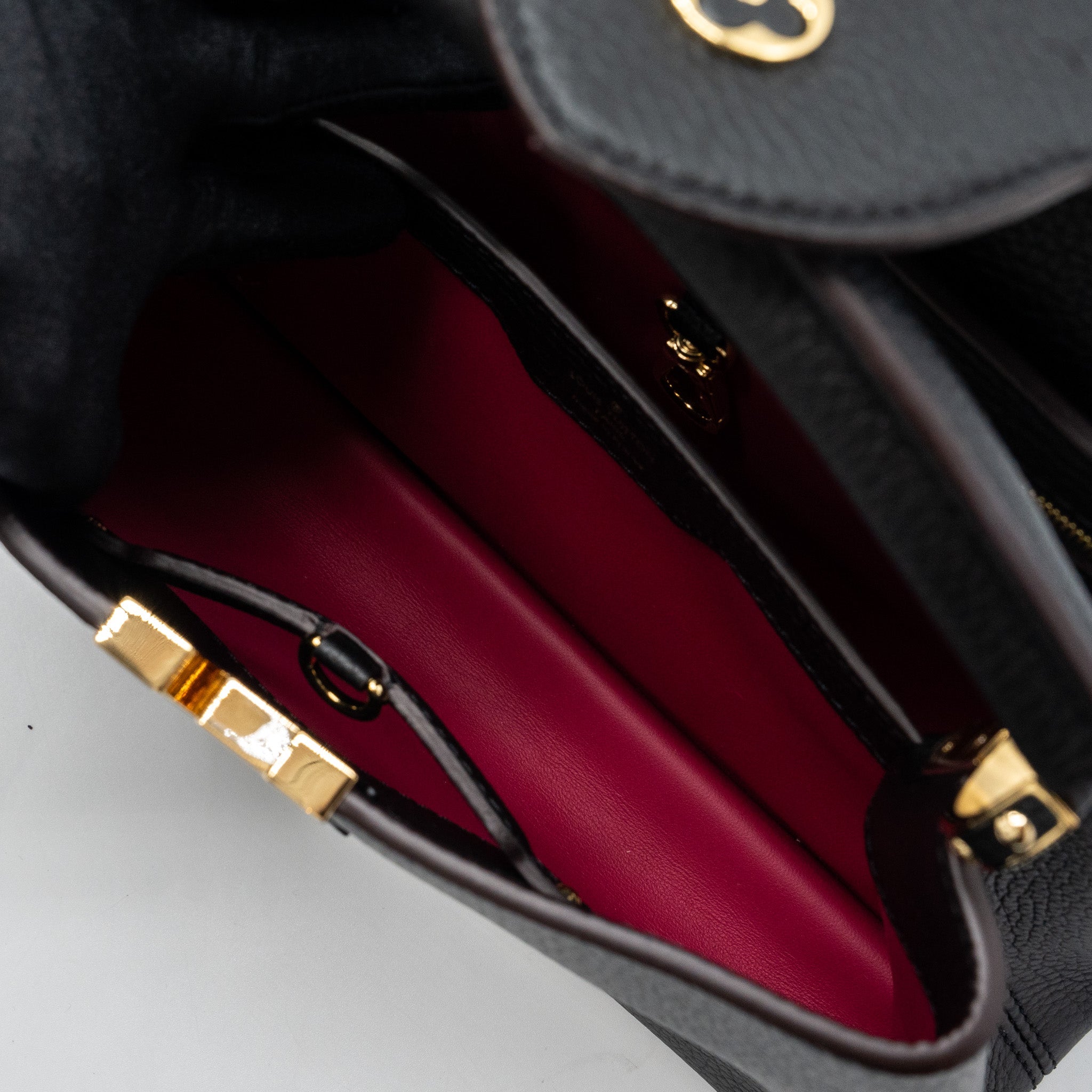 AAA Replica Louis Vuitton LV CAPUCINES BB TAURILLON BLACK GHW(NEW VERSION)