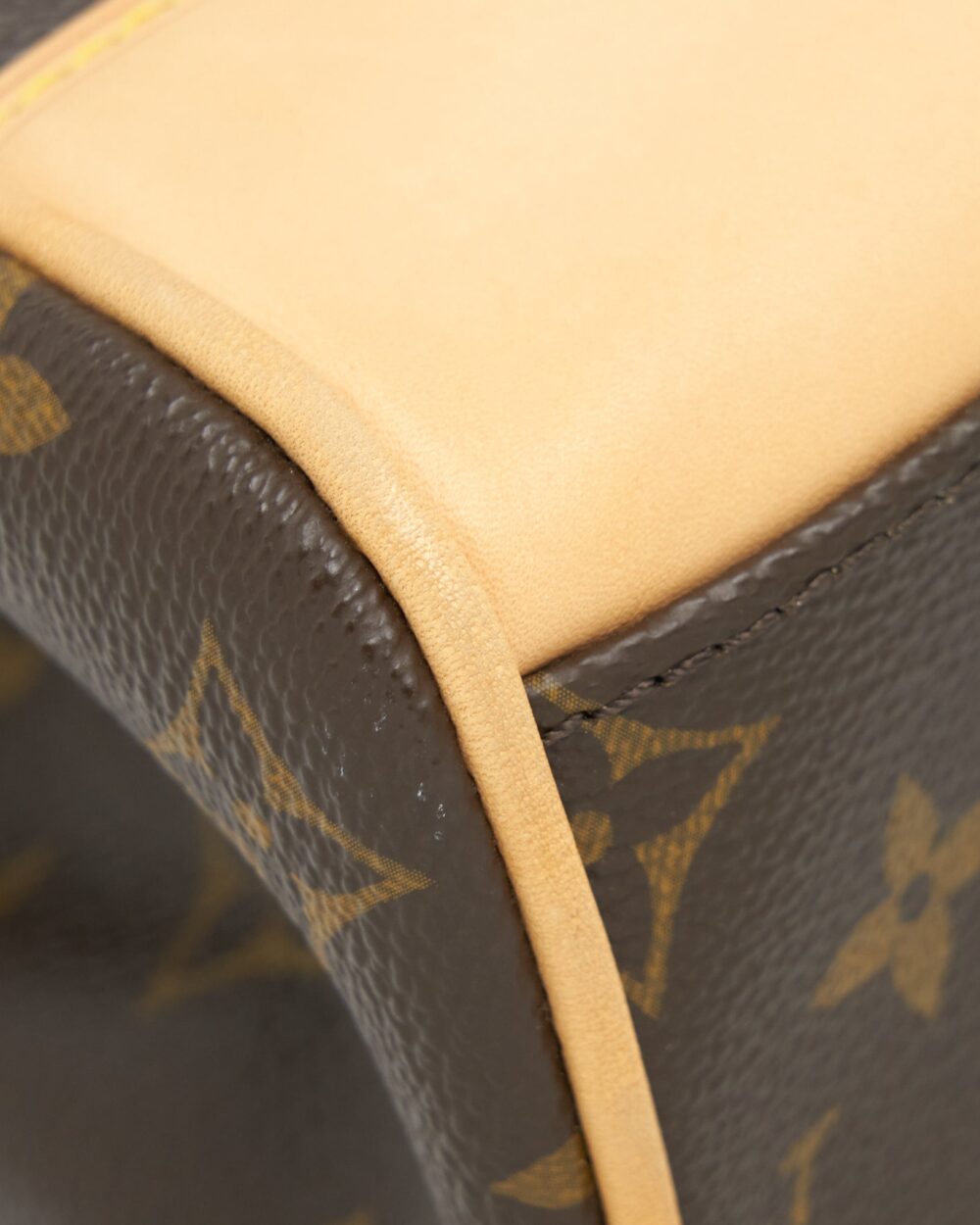 AAA Replica Louis Vuitton LV BEVERLY MM SHOULDER BAG MONOGRAM CANVAS AND LEATHER GHW