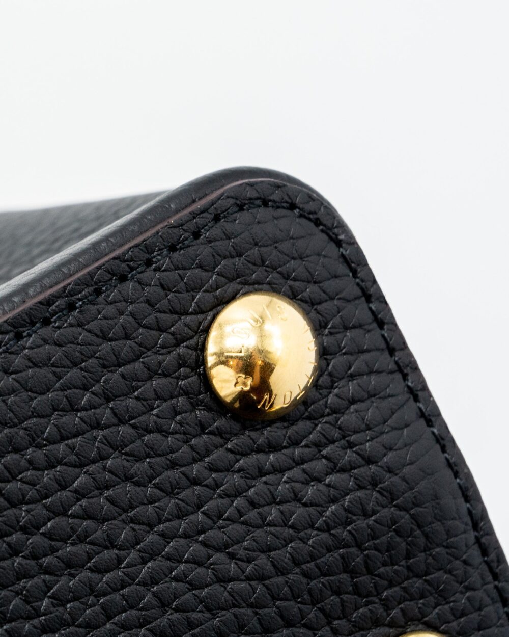 AAA Replica Louis Vuitton LV CAPUCINES BB TAURILLON BLACK GHW(NEW VERSION)
