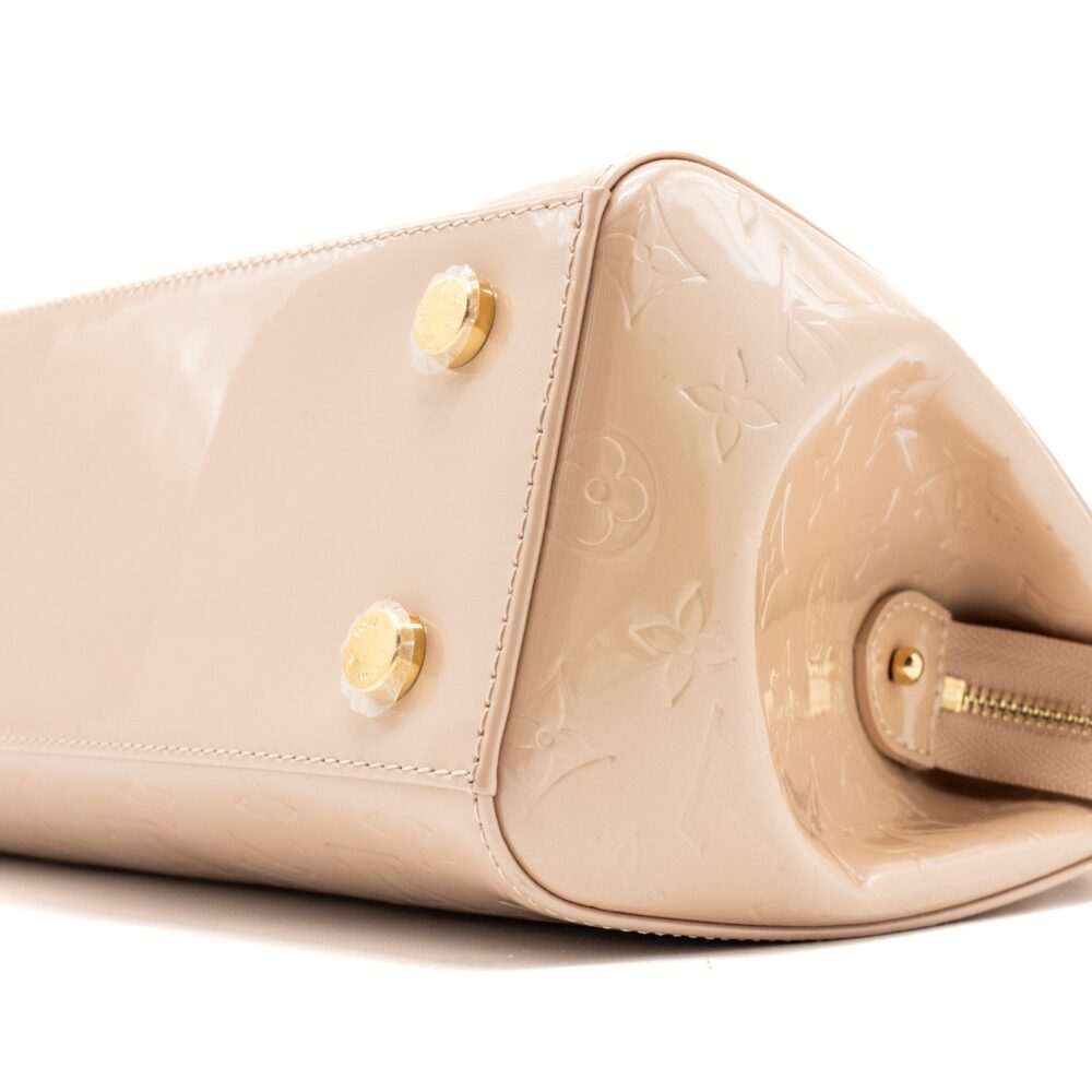 AAA Replica Louis Vuitton LV BREA MM PATENT LEATHER BEIGE GHW
