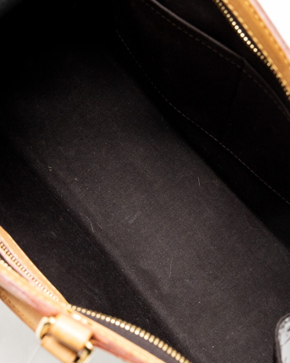 AAA Replica Louis Vuitton LV VERNIS BREA MM BAG MONOGRAM PATENT AMARANTE GHW