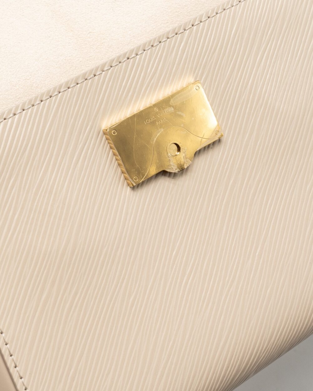 AAA Replica Louis Vuitton LV CLUNNY MINI EPI CREAM WHITE/MULTICOLOUR STRAP SHW