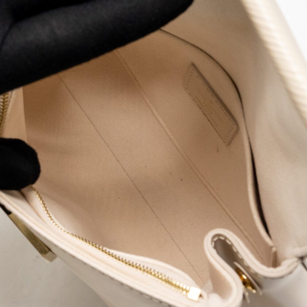 AAA Replica Louis Vuitton LV CLUNNY MINI EPI CREAM WHITE/MULTICOLOUR STRAP SHW