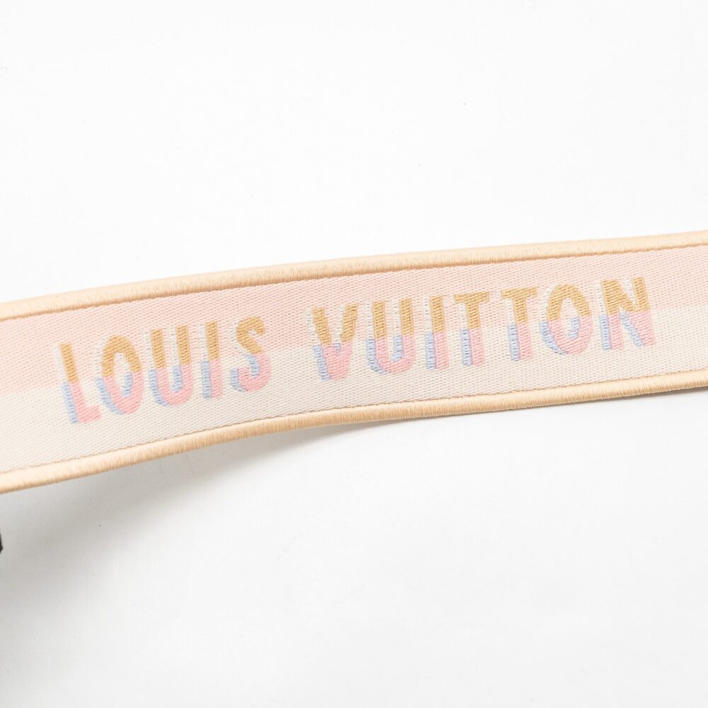 AAA Replica Louis Vuitton LV CLUNNY MINI EPI CREAM WHITE/MULTICOLOUR STRAP SHW