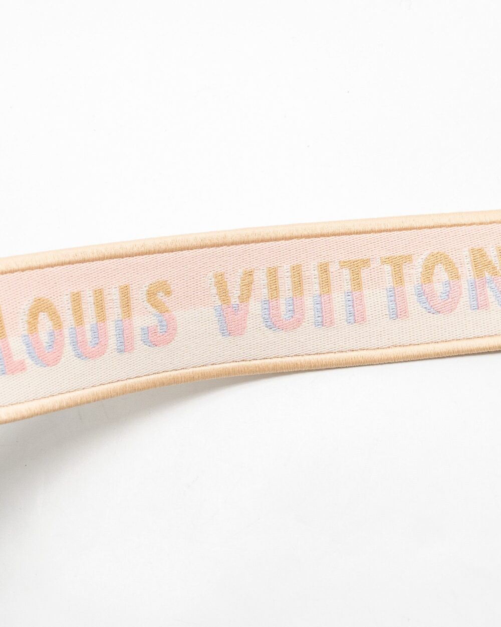 AAA Replica Louis Vuitton LV CLUNNY MINI EPI CREAM WHITE/MULTICOLOUR STRAP SHW