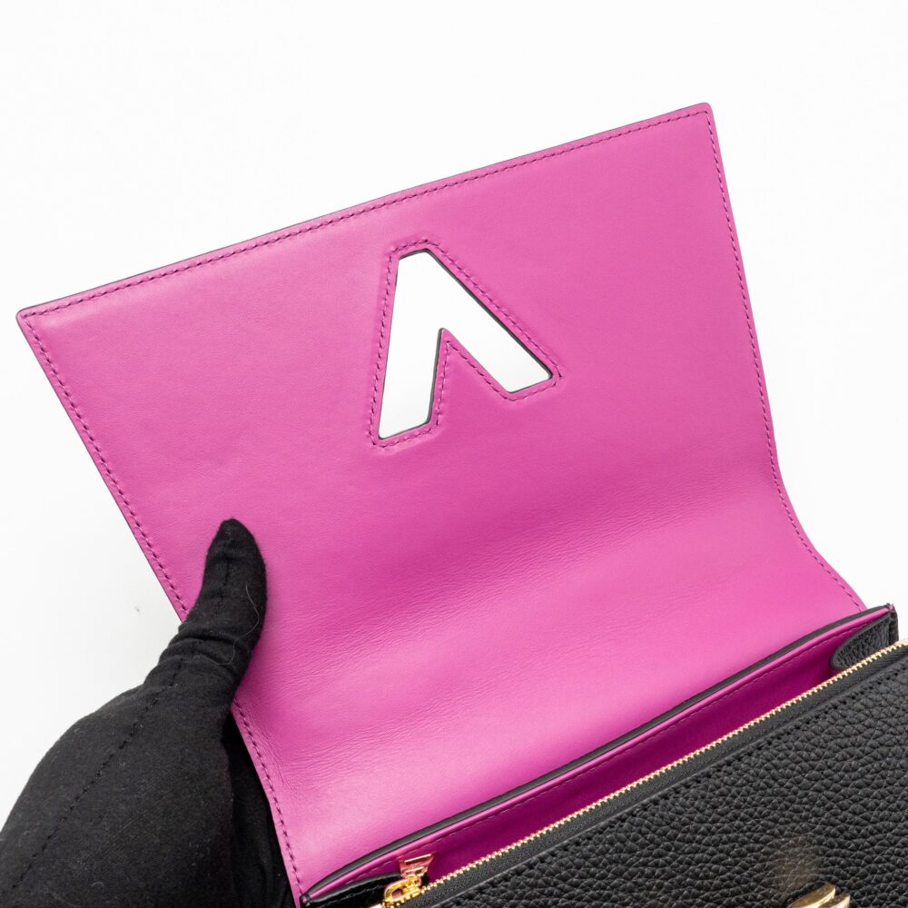 AAA Replica Louis Vuitton LV TWIST ONE HANDLE PM TAURILLON LEATHER BLACK/PINK GHW