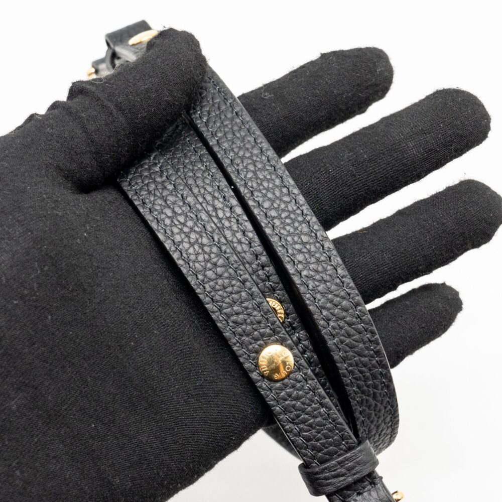 AAA Replica Louis Vuitton LV TWIST ONE HANDLE PM TAURILLON LEATHER BLACK/PINK GHW