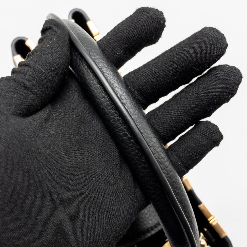 AAA Replica Louis Vuitton LV CAPUCINES MM TAURILLON LEATHER BLACK GHW