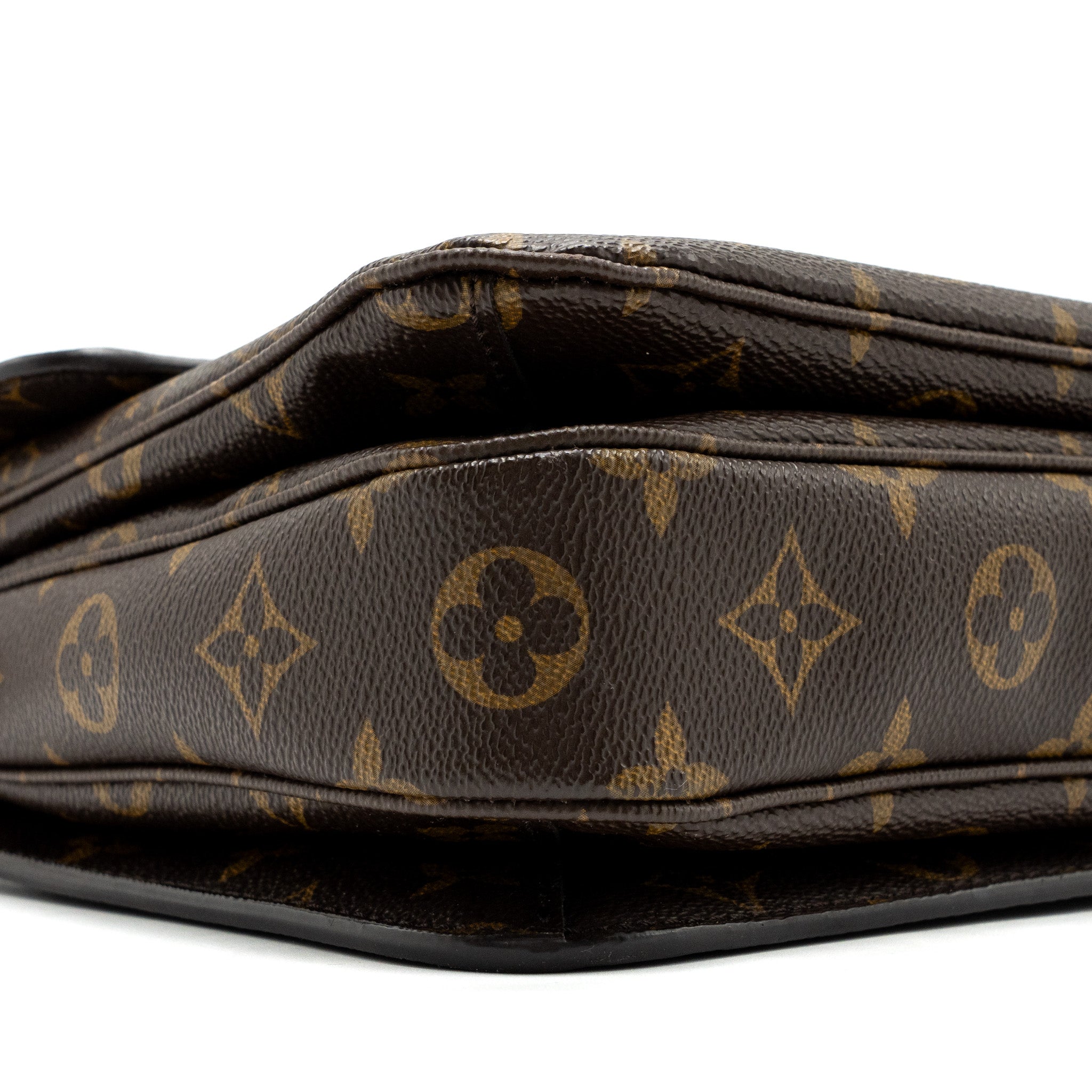 AAA Replica Louis Vuitton LV POCHETTE MÉTIS MONOGRAM CANVAS GHW