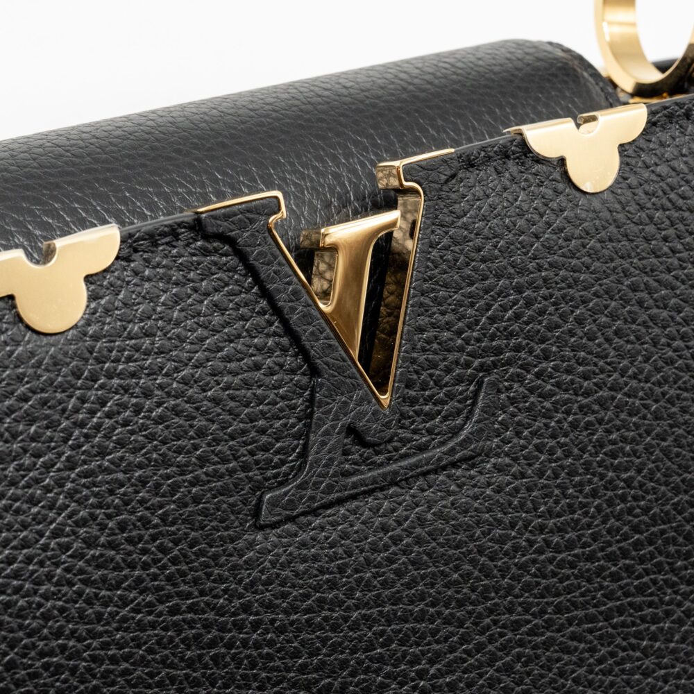 AAA Replica Louis Vuitton LV CAPUCINES MM TAURILLON LEATHER BLACK GHW